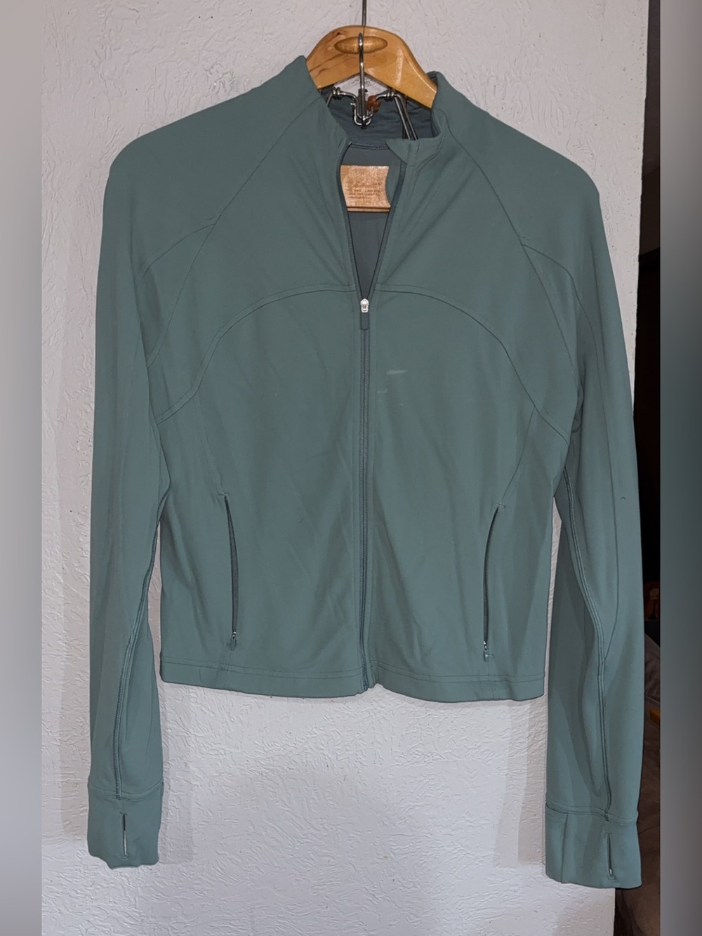 Lululemon Nulu Cropped Athletic Define Jacket in Tidewater Teal size 14